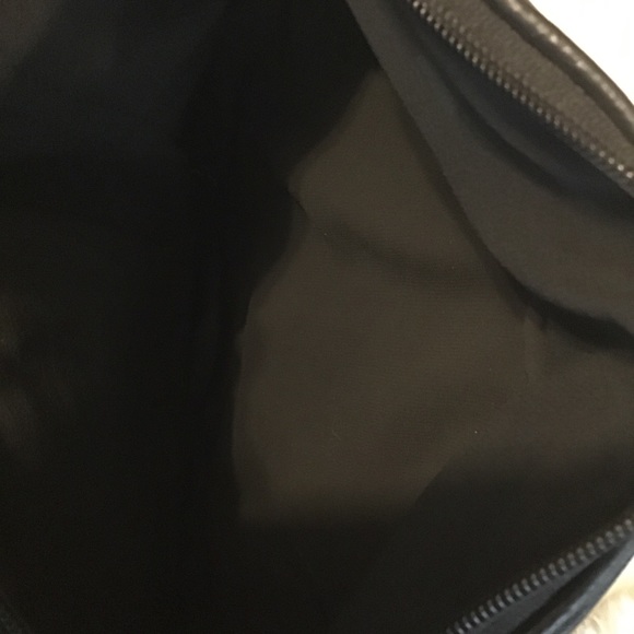 Black leather Fannypack w/adjustable strap - Picture 6 of 6